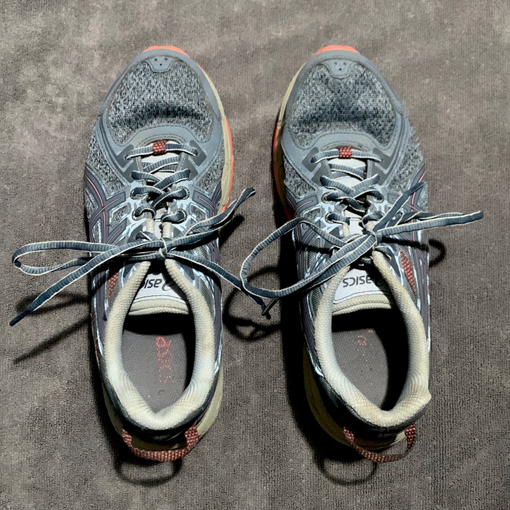 ASICS // Blue + Coral Gel Venture 6